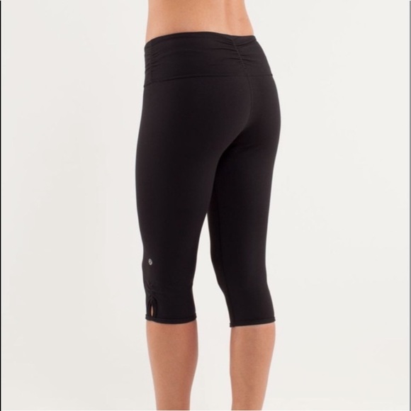 lululemon Dhanurasana Keyhole Crop Leggings Black - Picture 6 of 7